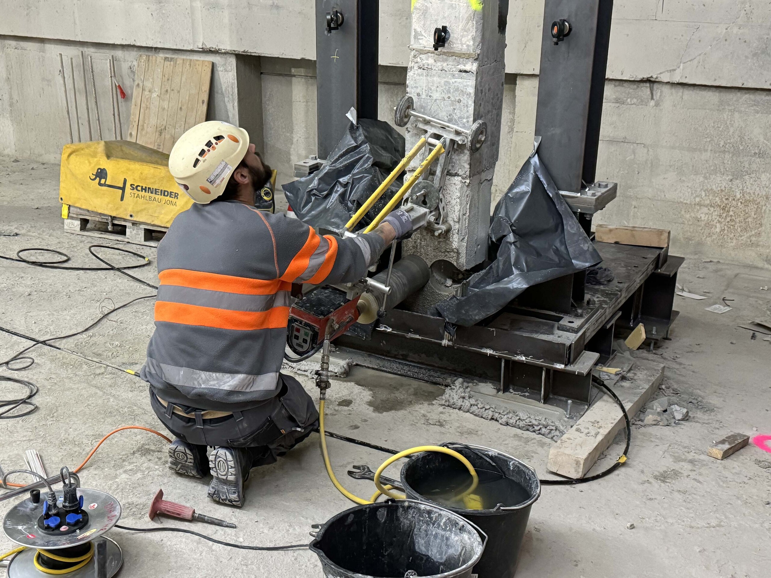 Zoom: 02_postparc_fraebag_bern.jpg